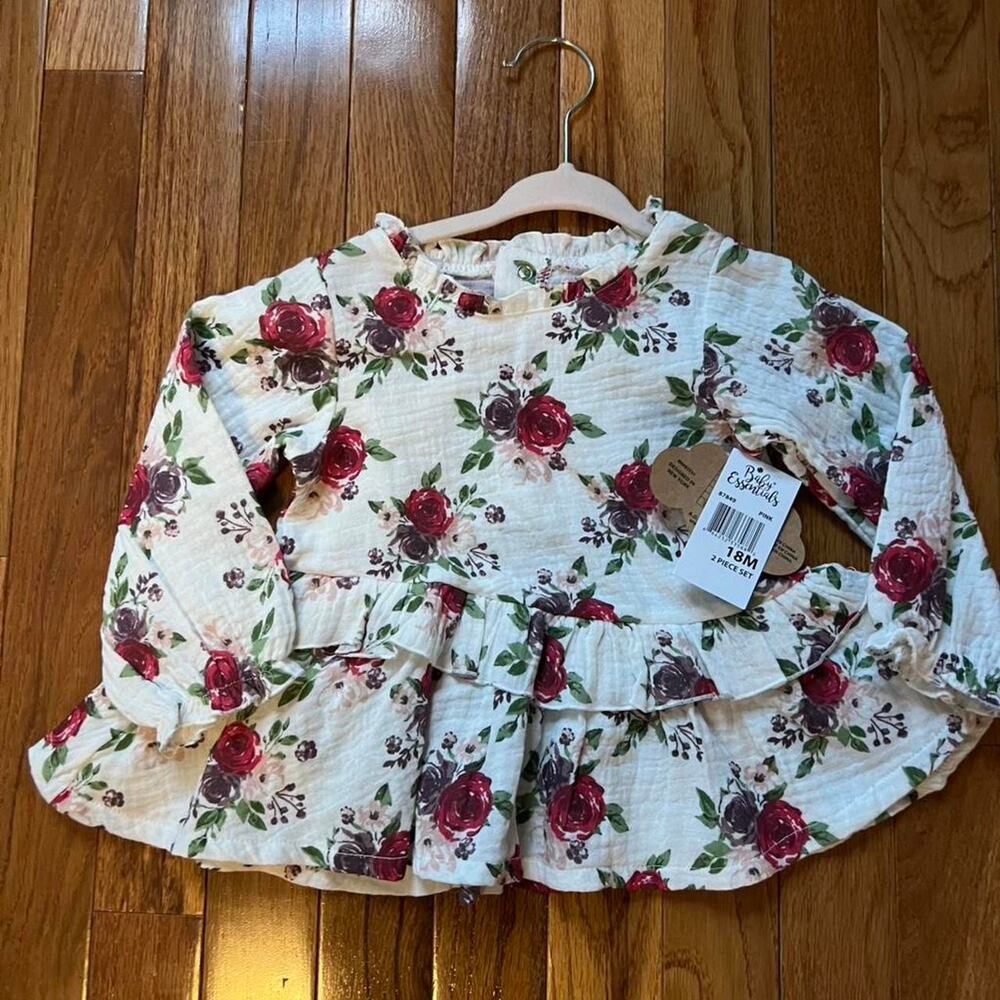 ❤️ 3/$25 Floral peplum top with ruffles 12-18 Months